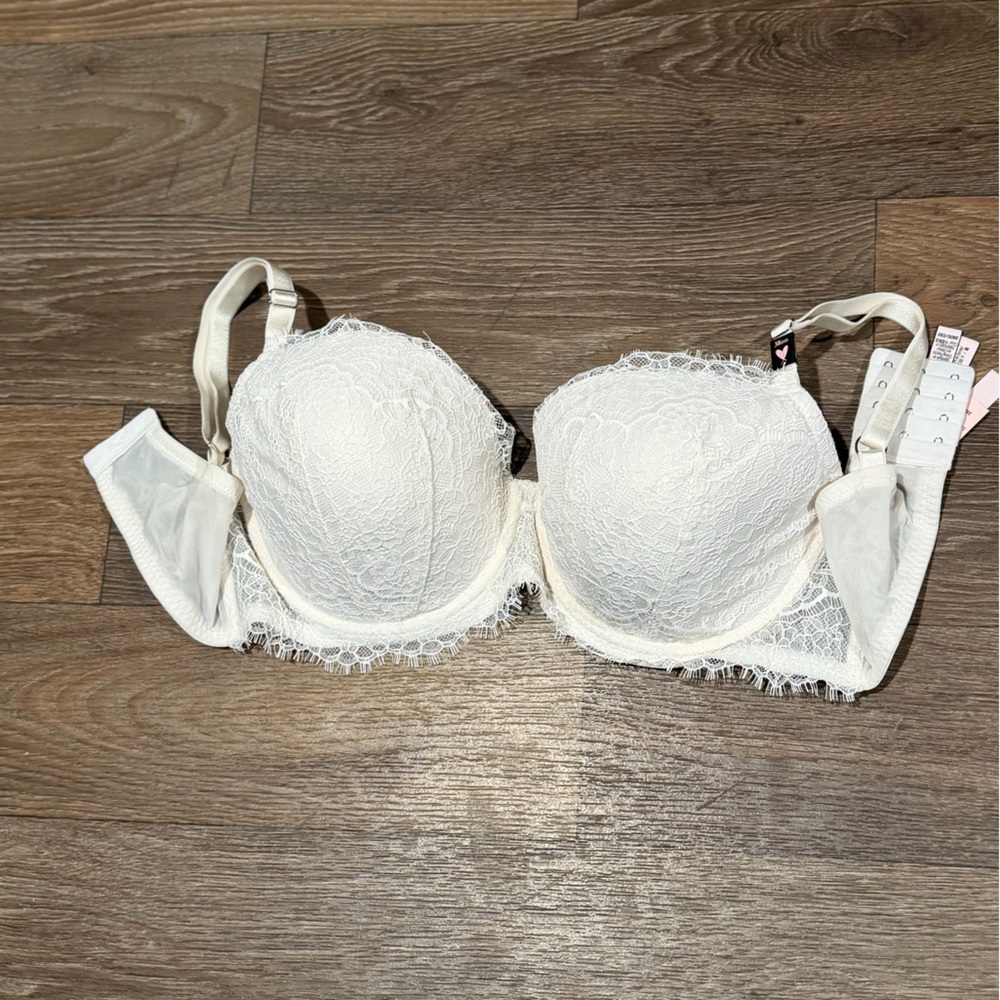 Victoria's Secret White Cream Lace Bra
